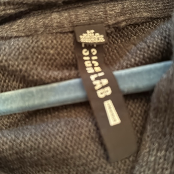 Design Lab sweater - Picture 2 of 2